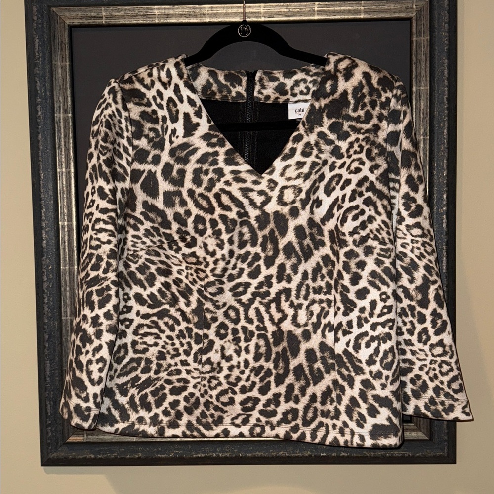 CAbi Sarah Leopard 3/4 sleeve v-neck top style 4708 - Size Medium, like New!!
